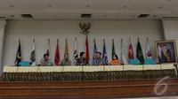 Walhi berikan penghargaan karena KPU telah memasukkan tema energi, pangan dan lingkungan hidup saat debat Capres-Cawapres 2014-2019 beberapa waktu lalu, Jakarta (3/9/2014) (Liputan6.com/Johan Tallo)