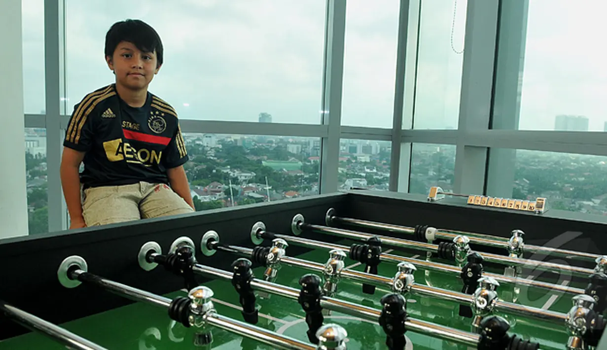 Dua klub sepakbola terkenal asal Belanda, Ajax Amsterdam dan Feyenord Rotterdam ngebet ingin Alif berlatih di klub mereka. Foto diambil pada Jumat (6/2/2015). (Liputan6.com/Johan Tallo)