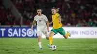 Penampakan rumput Stadion Utama Gelora Bung Karno saat Timnas Indonesia melawan Australia pada ronde ketiga Kualifikasi Piala Dunia 2026, Selasa (10/9/2024) malam WIB. (Bola.com/Bagaskara Lazuardi)