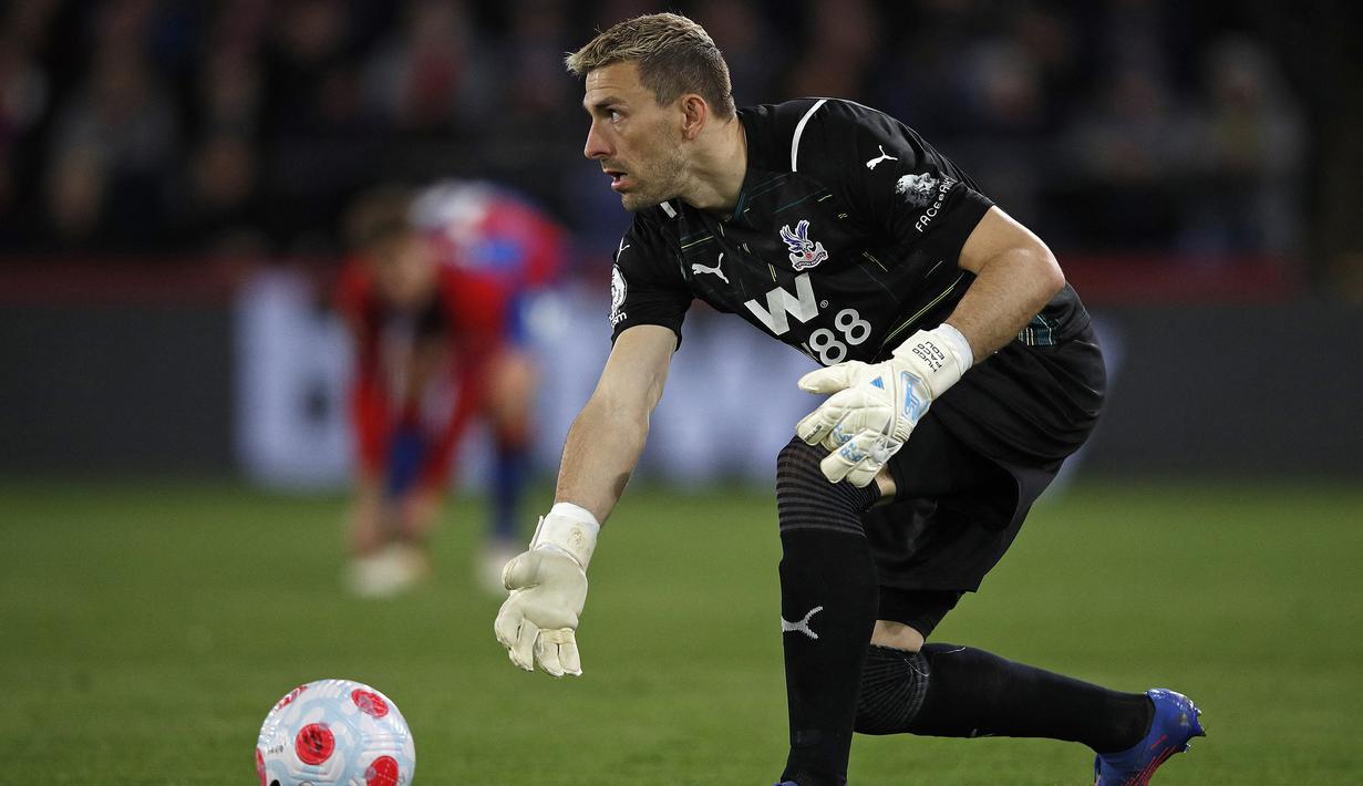 Vicente Guaita. Kiper kelahiran Torrente berusia 35 tahun yang sejak awal musim 2018/2019 memperkuat Crystal Palace usai didatangkan dari Getafe dengan status bebas transfer ini belum sekalipun membela Timnas Spanyol, bahkan untuk level kelompok umur sekalipun. Bersama Crystal Palace ia telah tampil dalam 126 laga di semua ajang dengan torehan 40 kali clean sheet dan kebobolan 169 gol. Musim 2022/2023 ini ia telah tampil di 3 laga awal Liga Inggris dan bermain penuh selama 90 menit. (AFP/Adrian Dennis)