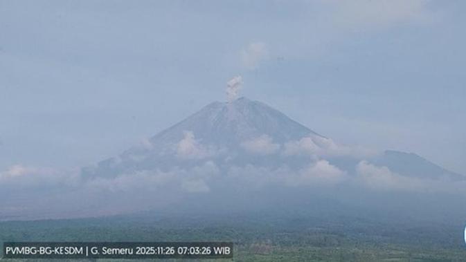 Semeru Masih Bergolak: 27 Letusan dalam Sepekan, Status Awas Belum Dicabut