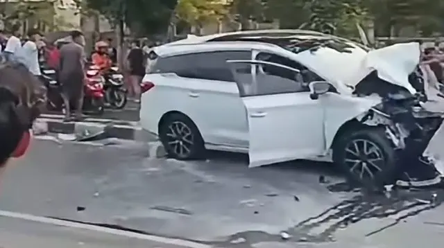 Kesaksian Warga, Tabrakan Beruntun di Kembangan Dipicu Mobil Listrik