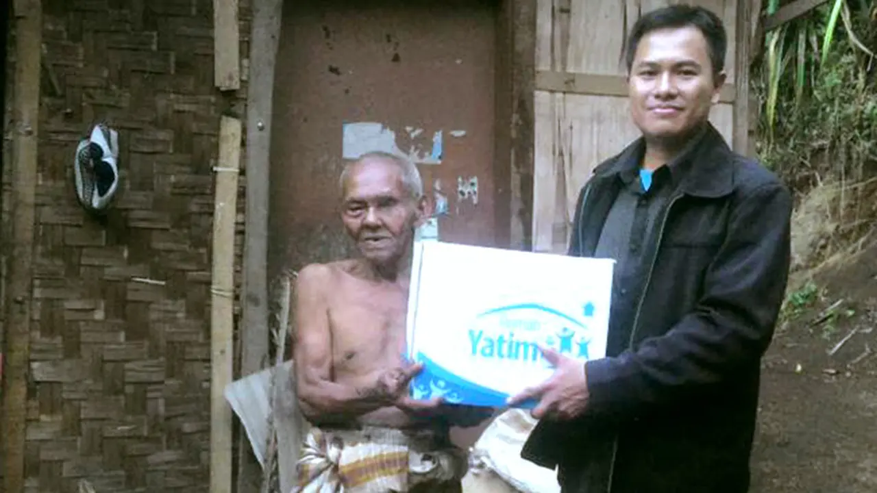 Kakek Amaq, Tiap Hari Berjalan 7 Km demi Sesuap Nasi