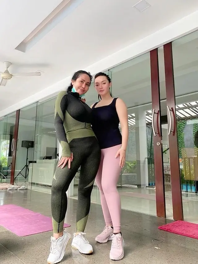 6 Potret Terbaru Zaskia Gotik Usai Melahirkan, Turun 7 Kg Dalam Dua Bulan. (Sumber: Instagram/zaskia_gotix)