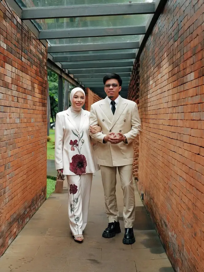 Tanpa Dress atau Kebaya, Aurelie Hermansyah Bergaya Androgini di Lamaran Syifa Hadju-El Rumi