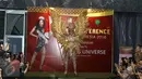 Puteri Indonesia 2016, Kezia Warouw memperkenalkan kostum untuk berlaga di Miss Universe 2016 pada saat jumpa pers jelang keberangkatan Puteri Indonesia ke ajang Miss Universe 2016 di kawasan Pancoran, Jakarta, Senin (9/1). (Liputan6.com/Herman Zakharia)