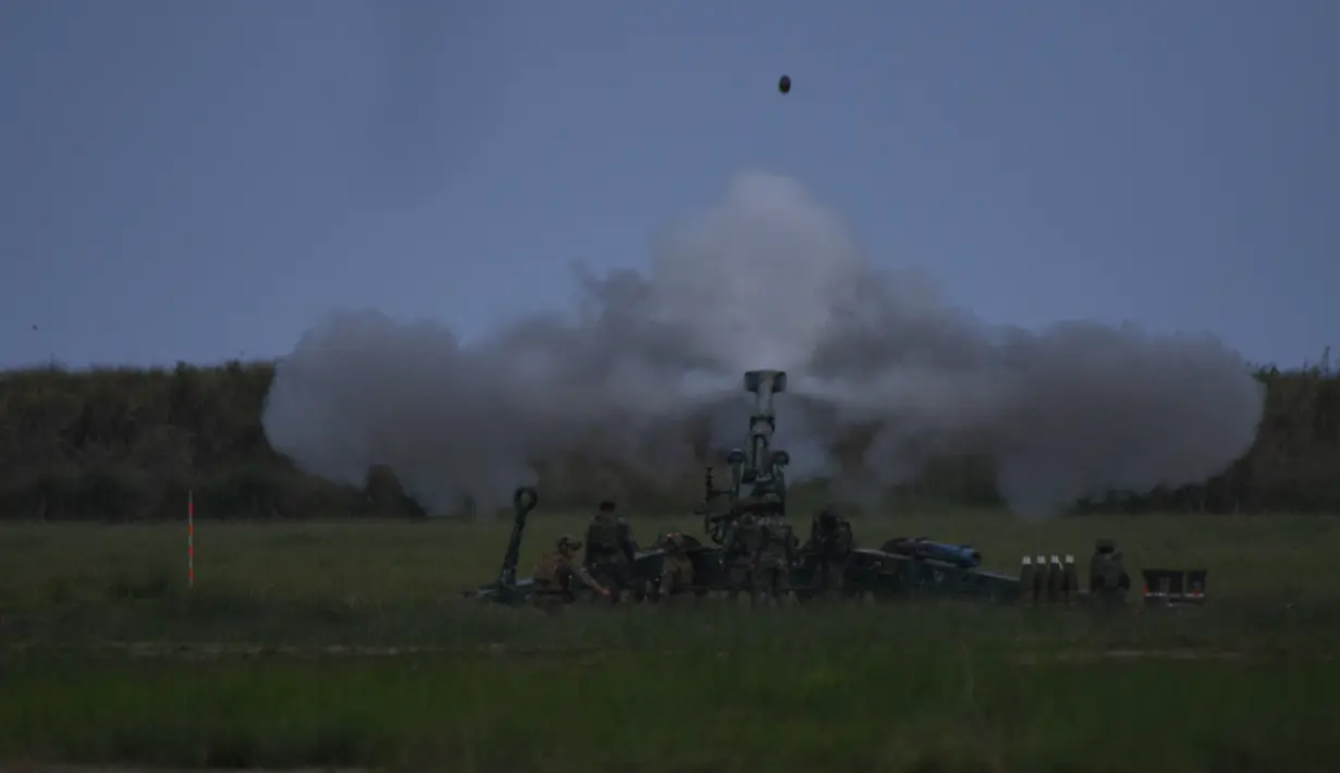 <p>"Tidak ada efek Hollywood pagi ini, ini adalah pelatihan kuno," kata Letnan Kolonel Nick Mannweiler, pejabat urusan publik Korps Marinir AS. (AFP/TED ALJIBE)</p>