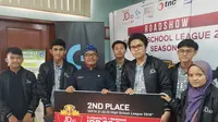 Tim DOTA 2 SMA Negeri 23 Bandung, Jawa Barat, menerima apresiasi sebagai runner-up.  (FOTO / HSL)