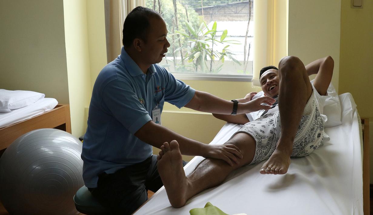 Sebelum divonis cedera PCL, pada 2012 ia pernah didera cedera lutut ACL, tepatnya saat memperkuat tim SAD yang kala itu menimba ilmu di kompetisi Uruguay.. (Bola.com/Arief Bagus)