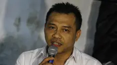 Penyanyi yang juga anggota DPR RI dari PAN Anang Hermansyah datang ke Konser Salam 3 Jari, Jakarta, Senin (20/10/2014) (Liputan6.com/Faizal Fanani)