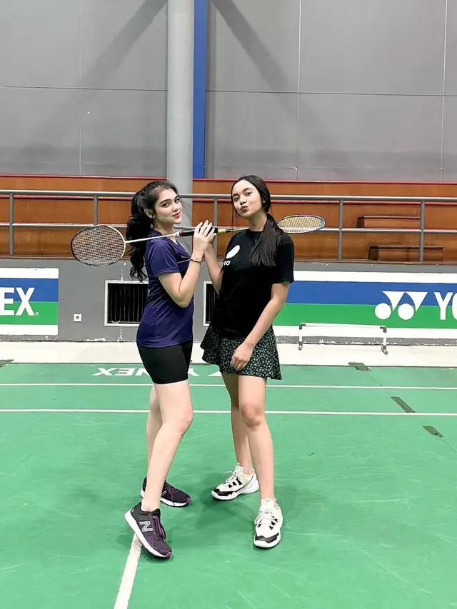 6 Potret Persahabatan Lyodra Ginting dan Davina Karamoy, Kompak Banget