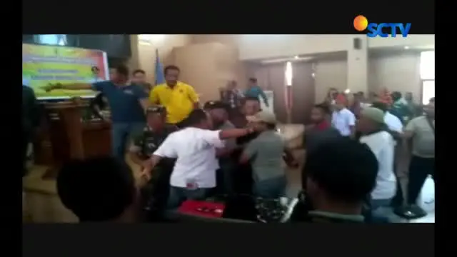 Ini yang Dilakukan Wakil Bupati Morowali Utara Saat Mengamuk