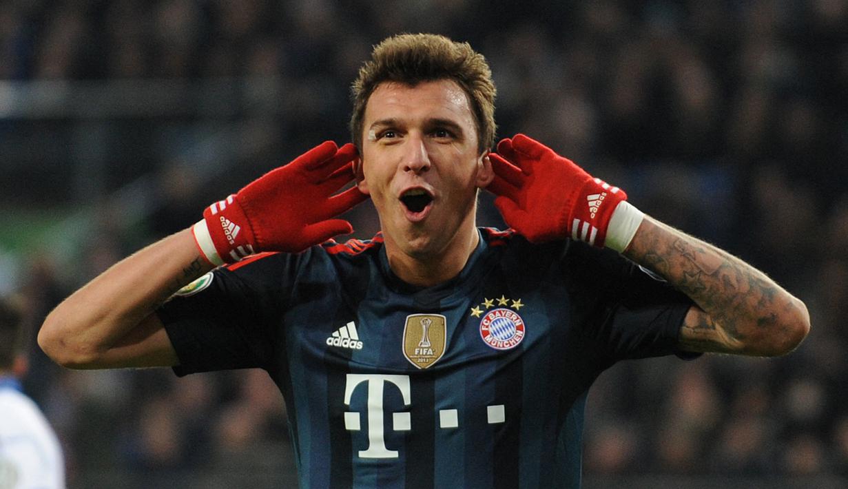 Mario Mandzukic. Striker ini didatangkan Bayern Munchen dari VFL Wolfsburg pada awal musim 2012/2013. Hanya bertahan 2 musim dengan penampilan sebanyak 88 laga di semua ajang dan mencetak 48 gol. Saat ini bermain untuk AC Milan di Serie A. (AFP/Carmen Jaspersen)