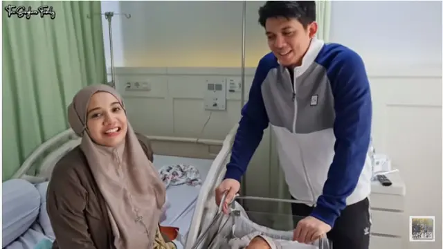 6 Potret Terbaru Zaskia Sungkar Usai Melahirkan, Pancarkan Wajah Bahagia