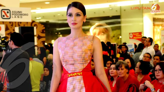 luna-maya-3-130826b.jpg