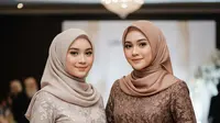10 Long Dress Brokat Modern Hijab Simple 2025, Elegan di Acara Resmi &amp; Pengajian