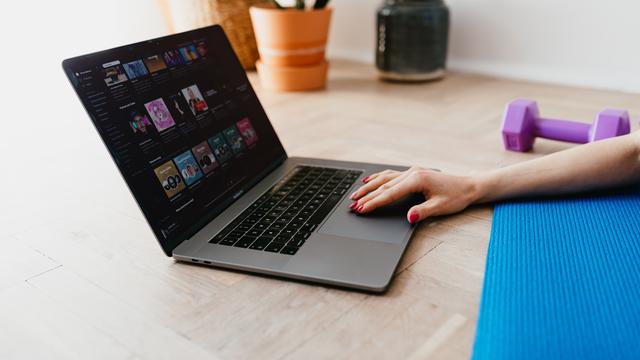 [Fimela] olahraga secara daring