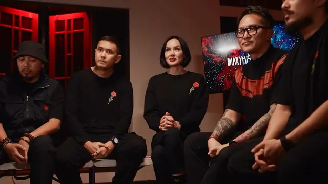 Demian dan Sara Wijayanto