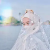 Dalam keseharian, Inara Rusli kerap mengandalkan masker cadar untuk menutupi sebagian wajahnya. [Foto: IG/mommy_starla].