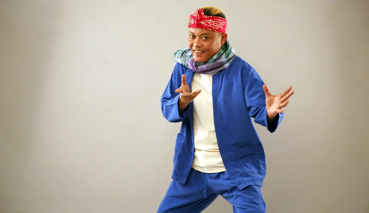 Untuk lebih banyak menarik anak muda, komedian Sule memanfaatkan putranya, Rizky Febian terlibat didalamnya. Apalagi saat proses syuting film itu, nama penyanyi Kesempurnaan Cinta itu sedang menjadi idola para anak muda. (Nurwahyunan/Bintang.com)