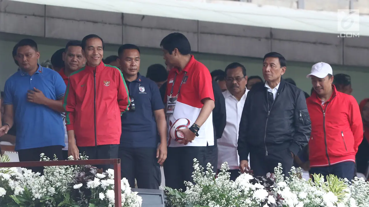 Presiden Jokowi Saksikan Laga Pembuka Piala Presiden 2018