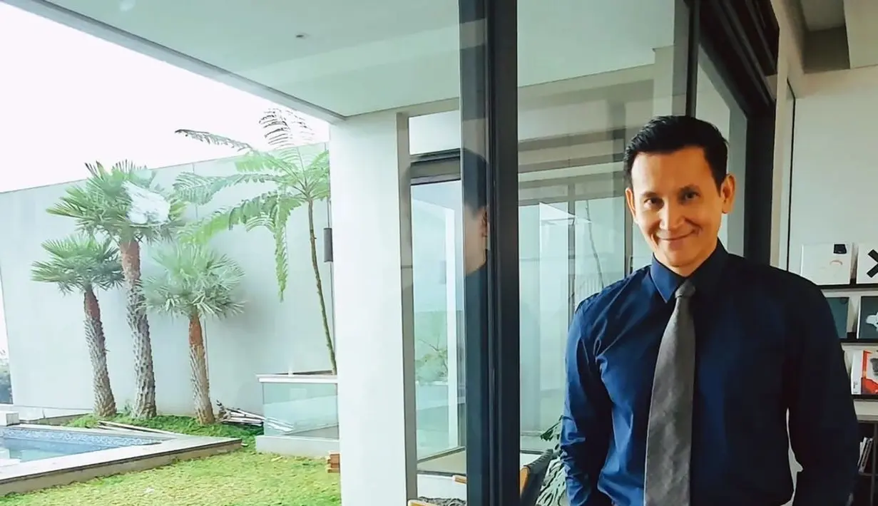 Lebih fokus pada anak hingga menjaga penampilannya dengan baik, membuat Marcellino Lefrandt sering dijuluki sebagai hot daddy sejati. (FOTO: instagram.com/marcelinolefrandt/)