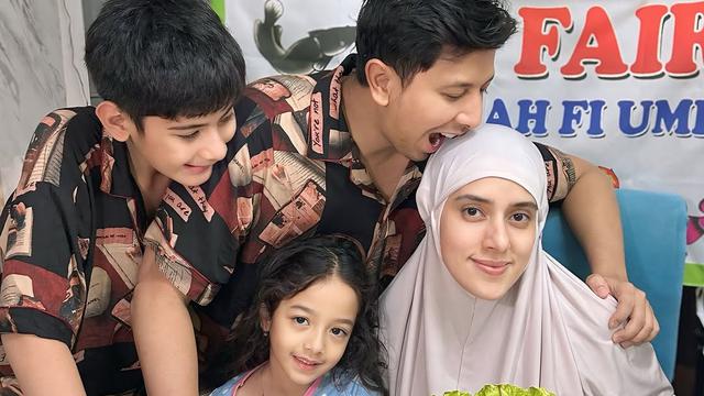 Potret Kejutan Ulang Tahun Fairuz A Rafiq dari Suami dan Anak (credit: instagram/fairuzarafiq)