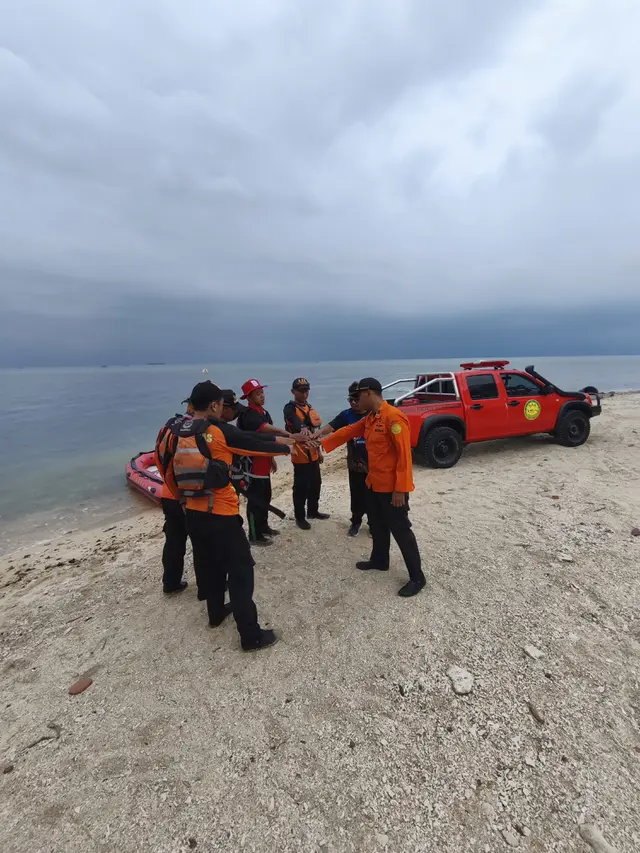 Basarnas mencari nelayan hilang di perairan Bandengan Jepara