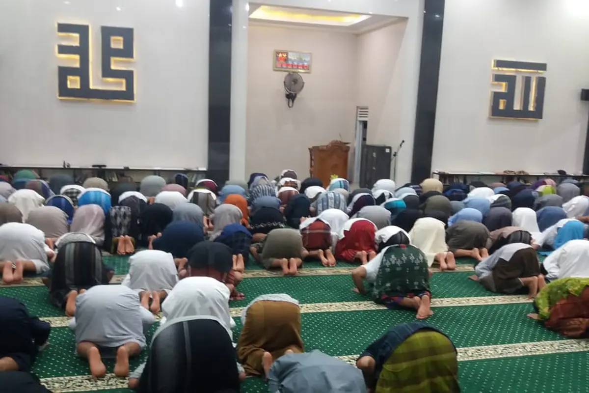 Enzo Allie Tetap Dipertahankan TNI, Guru dan Siswa di SMA Alumi Sujud Sukur