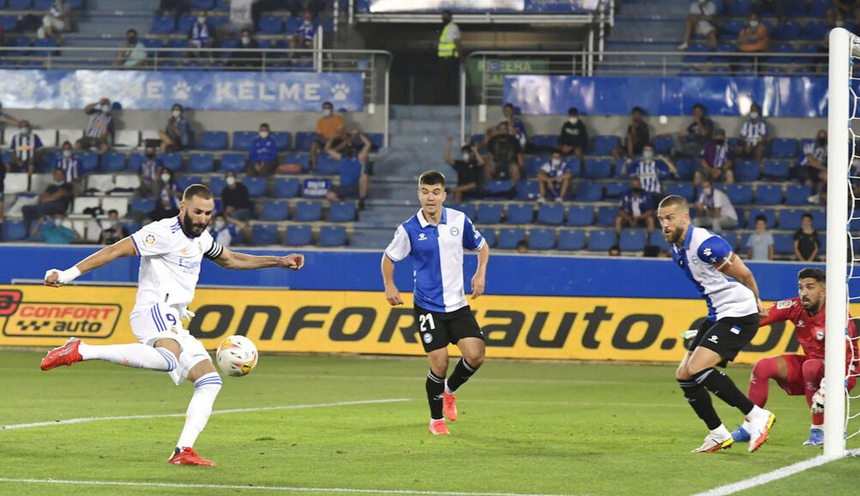 Foto: Karim Benzema Gemilang, Real Madrid Pesta Gol ke ...
