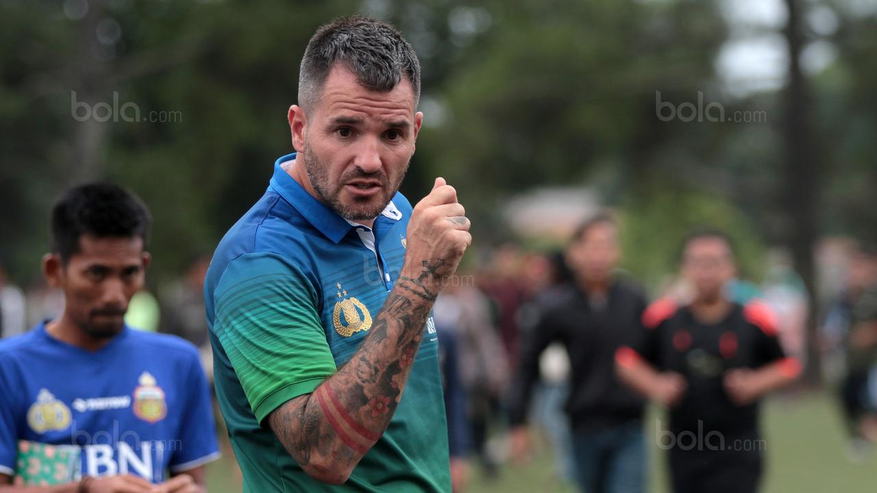 Bhayangkara FC, Persita Tangerang, Laga Uji Coba, Bola.com, Simon McMenemy