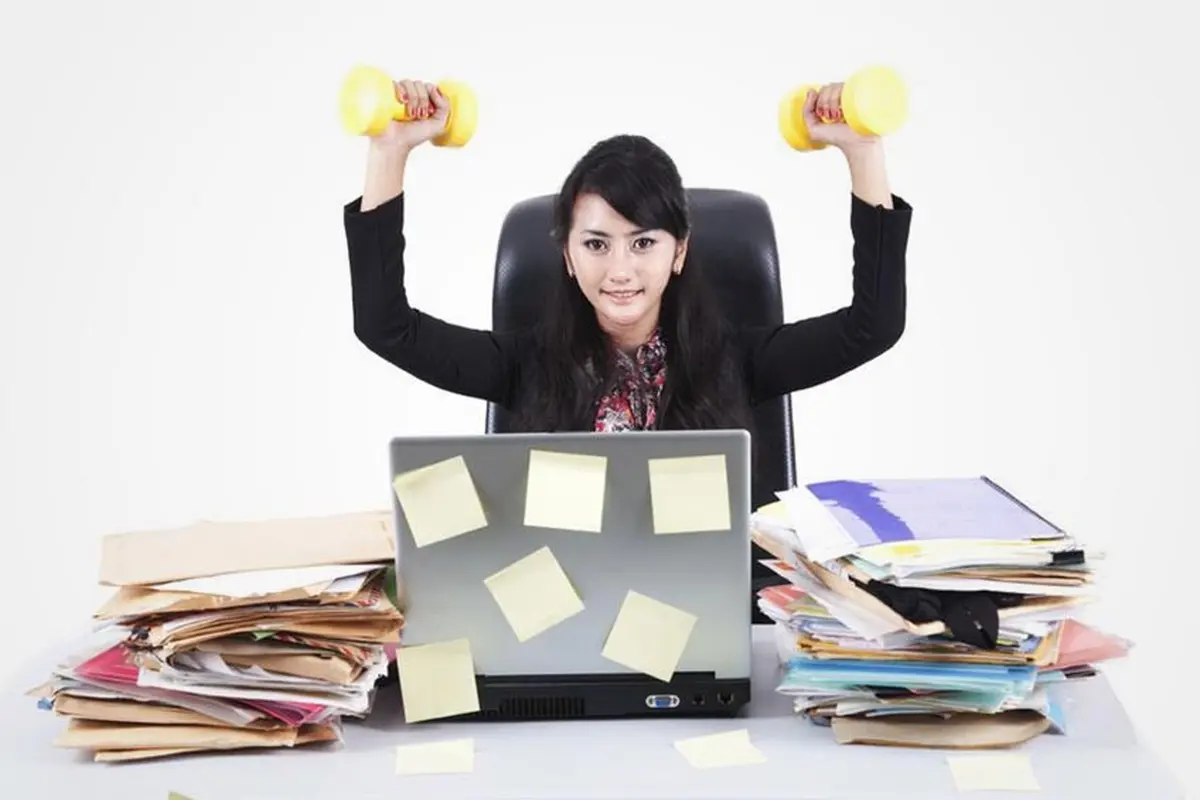Agar Tetap Bugar, Yuk, Olahraga 5 Menit di Kantor!