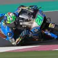 Pembalap Marc VDS, Franco Morbidelli saat beraksi dalam tes pramusim MotoGP 2018 di Sirkuit Losail, Qatar. (Twitter/Marc VDS)