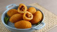 Combro. (Shutterstock/E Dewi Ambarwati)