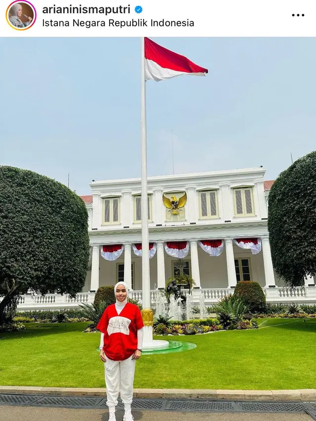Putri Ariani mengunggah foto di Instagram, ia sedang berada di Istana Negara Jakarta untuk berlatih mengisi acara Upacara Peringatan Hari Kemerdekaan RI, 17 Agustus 2023.
