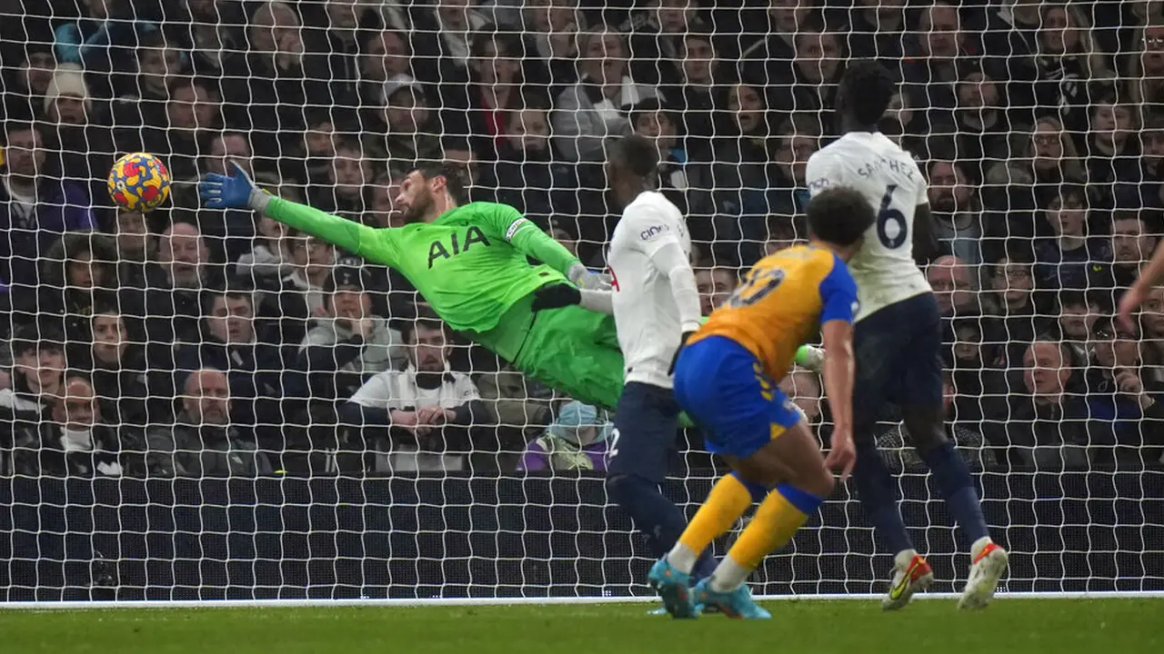 FOTO: Tottenham Hotspur Dipermalukan Southampton di Kandang Sendiri