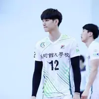 Seperti Jonatan Christie, melihat wajah pemain voli yang satu ini para perempuan pasti langsung pengin teriak “Saranghaeyo”. (Foto: Instagram @limsungjinn)