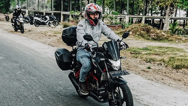 FOTO: Gaya Omesh Saat Touring, Keren Bikin Terpesona