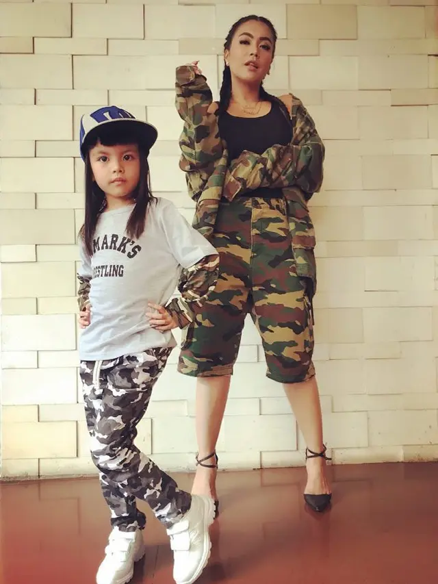 [Bintang] Denada dan Shakira Aurum