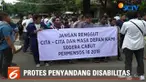 Mereka memprotes peraturan Menteri Sosial Nomor 18 Tahun 2018 yang memberi peluang jajaran di Kementerian Sosial menghilangkan atau mengubah panti menjadi balai.