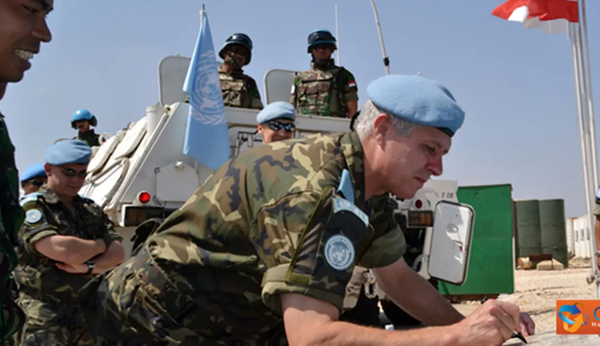 Citizen6, Lebanon: Peresmian Monumen Garuda SEMR di Markas Kompi Bravo, UN Posn 7-3, Marjayoun, Lebanon Selatan, Kamis (12/6). Ditandai dengan penandatanganan prasasti oleh Dansektor Timur UNIFIL Brigjen Julilo Herrero Isla. (Pengirim: Badarudin Bakri).