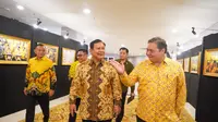Ketua Umum DPP Partai Golkar Airlangga Hartarto bersama Bakal capres Koalisi Indonesia Maju Prabowo Subianto