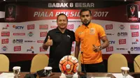 Pusamania Borneo FC (PBFC) malawan tim tangguh Madura United di Stadion Manahan Solo, Sabtu (25/2/2017). (Liputan6.com/Fajar Abrori)