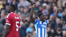 Pemain Brighton & Hove Albion, Danny Welbeck, melakukan selebrasi setelah mencetak gol ke gawang Liverpool pada lanjutan Liga Inggris di AMEX Stadium, Sabtu (21/3/2026) malam WIB. (AP Photo/Ian Walton)