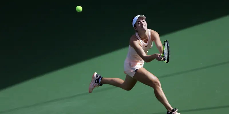 Aksi Catherine Bellis, Petenis Cantik Berusia 18 Tahun di Dubai Championship