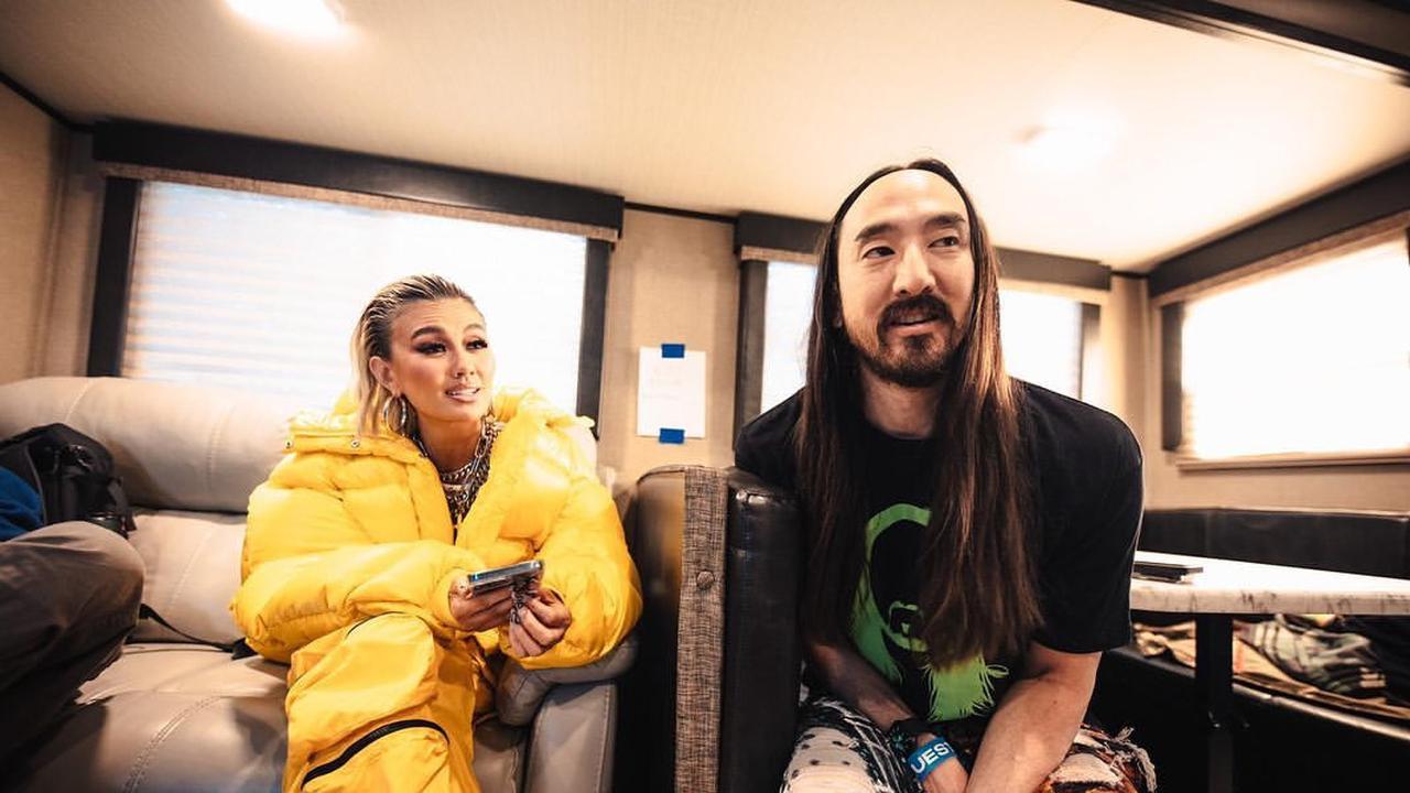 Agnez Mo manggung di Sound Money Fest Miami (Foto: Instagram/@steveaoki)