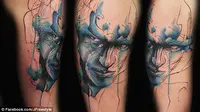 Jay Freestyle, seniman tato yang membuat tato tanpa sketsa.

