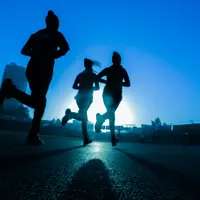 Demi keselamatan, perhatikan hal-hal berikut ini sebelum berlari. (Foto: Unsplash.com/Fitsum admasu).