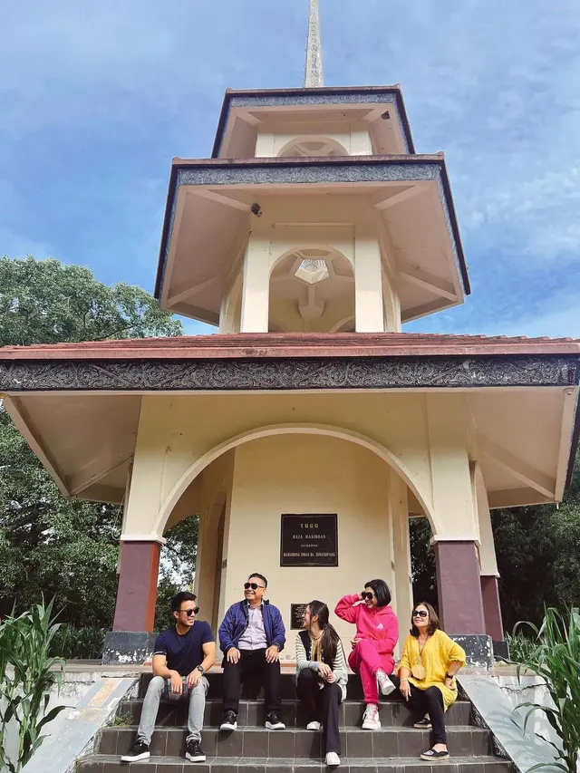 Inspirasi OOTD Jessica Mila yang Kasual Tapi Stylish Saat Liburan ke Sumatera Utara