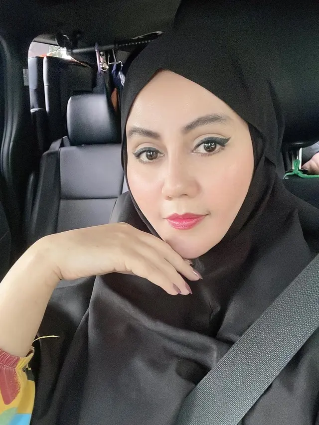 7 Transformasi Nita Thalia, Dulu Sebelum Tenar Hingga Kini Menawan Setelah Operasi Plastik